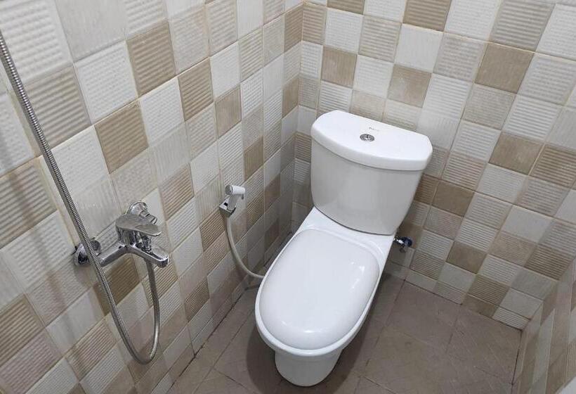 בית מלון כפרי Reddoorz Syariah Near Alun Alun Purwokerto 2