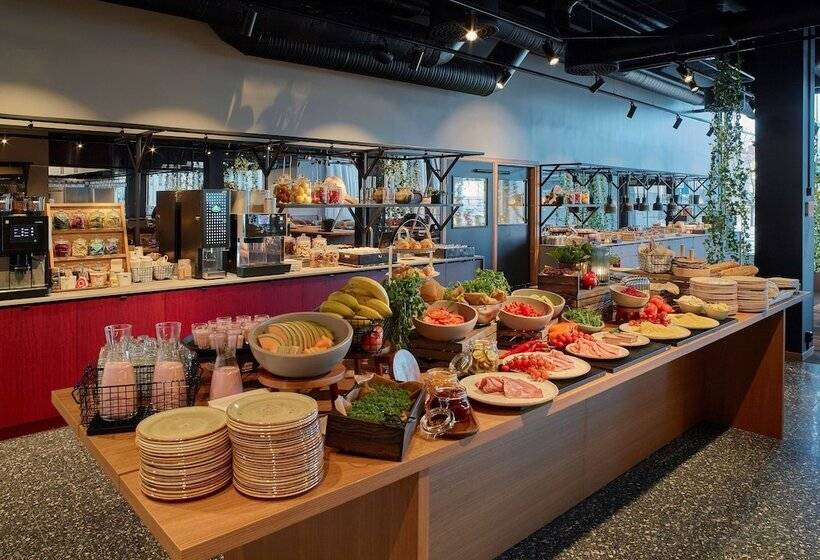 Отель Scandic Orebro Central