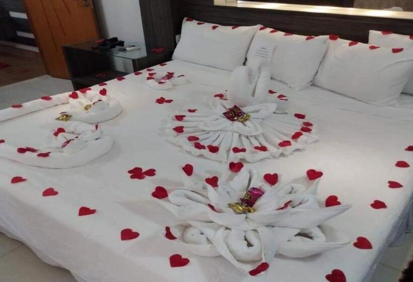 호텔 Shelton Palace