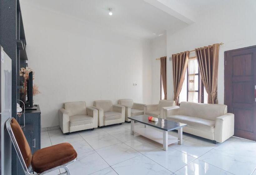 Отель Small Homestay Syariah Sikembar Ciwidey Mitra Reddoorz