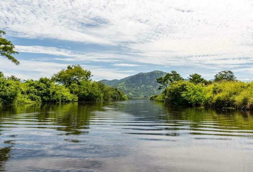 ホテル Tachinaste