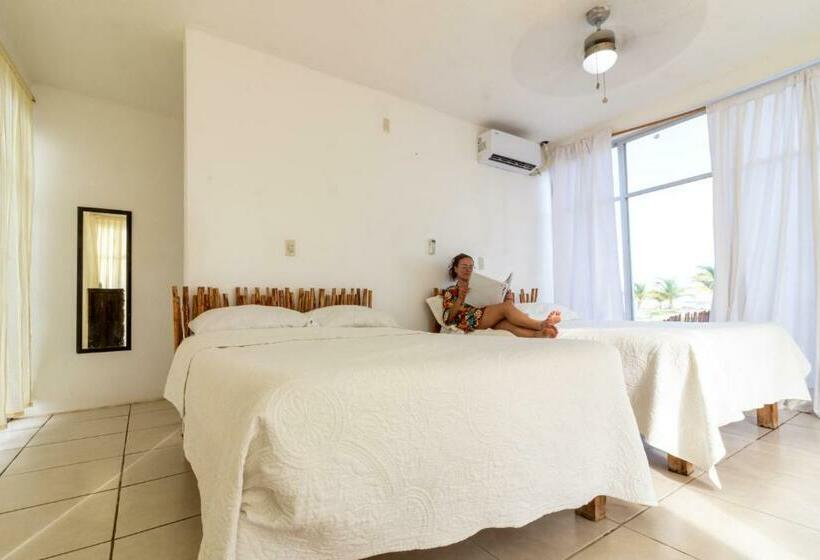 ホテル Tachinaste