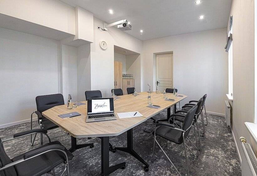 ホテル The Basilian Minsk, Curio Collection By Hilton