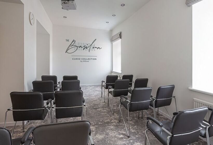 ホテル The Basilian Minsk, Curio Collection By Hilton