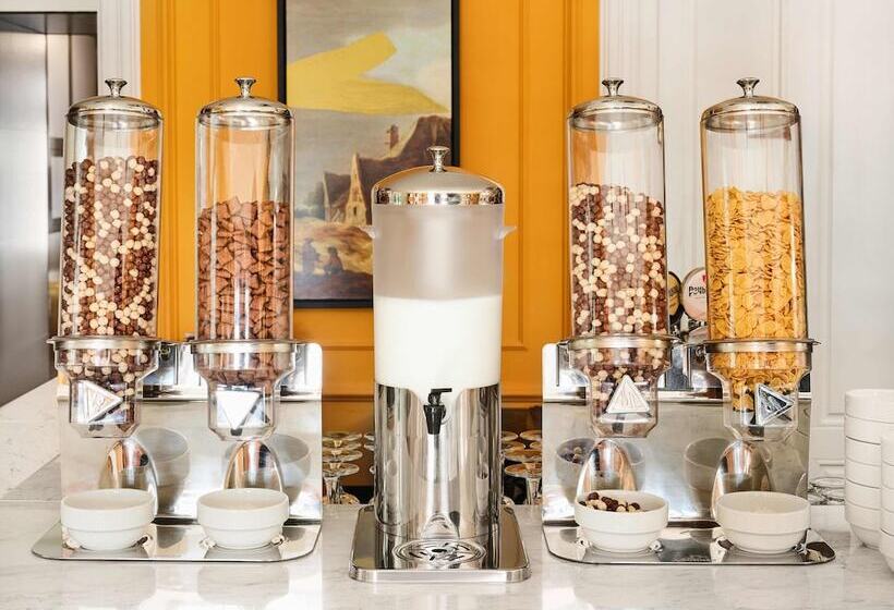 ホテル The Basilian Minsk, Curio Collection By Hilton