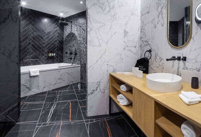 ホテル The Basilian Minsk, Curio Collection By Hilton