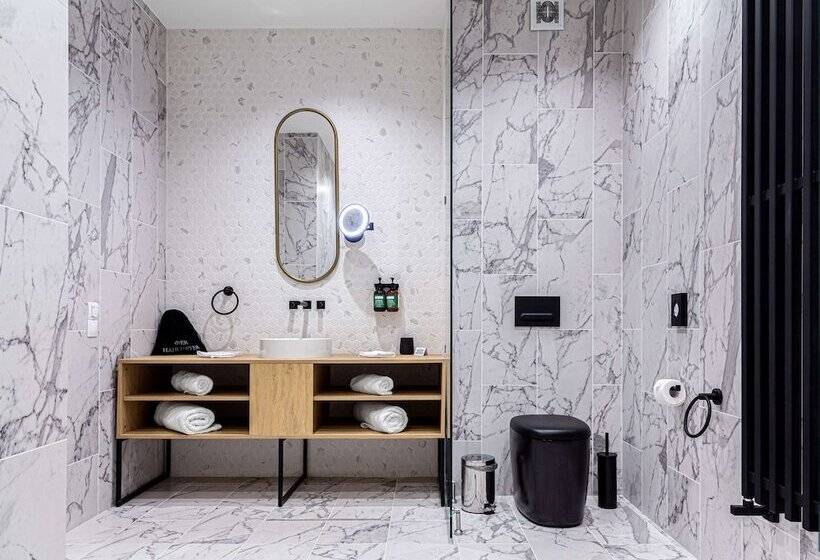 ホテル The Basilian Minsk, Curio Collection By Hilton