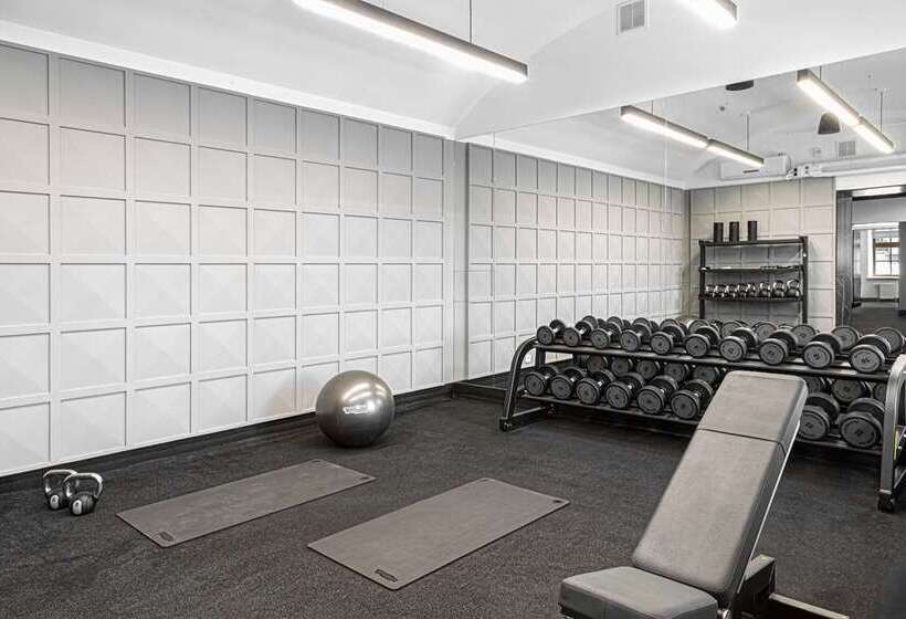 ホテル The Basilian Minsk, Curio Collection By Hilton