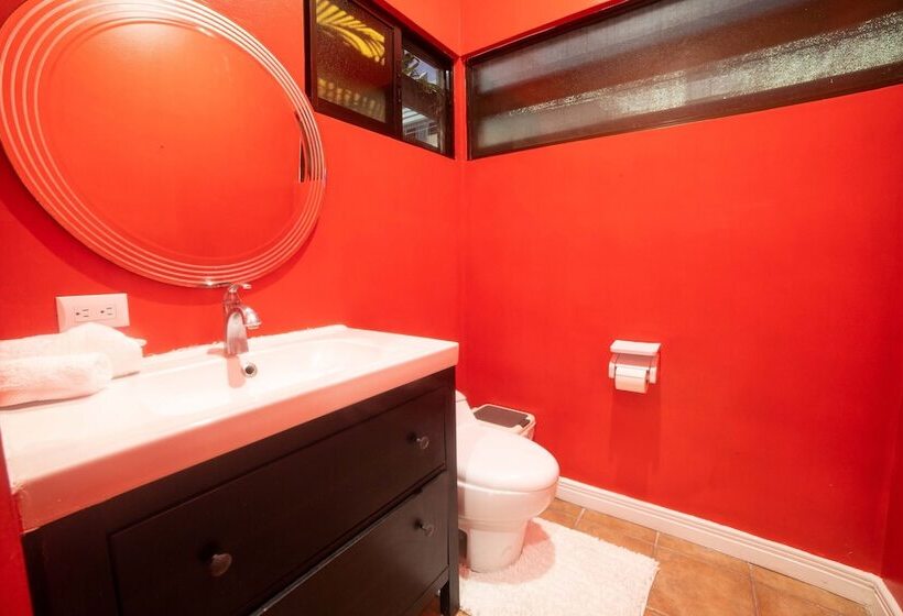 فندق The Whiskey Howler