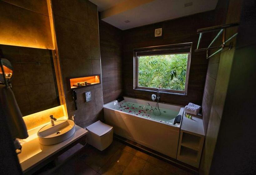 Jungle Bay Resorts & Spa