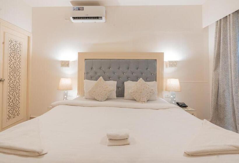 Lillywoods Zac Beach Resort, Calangute