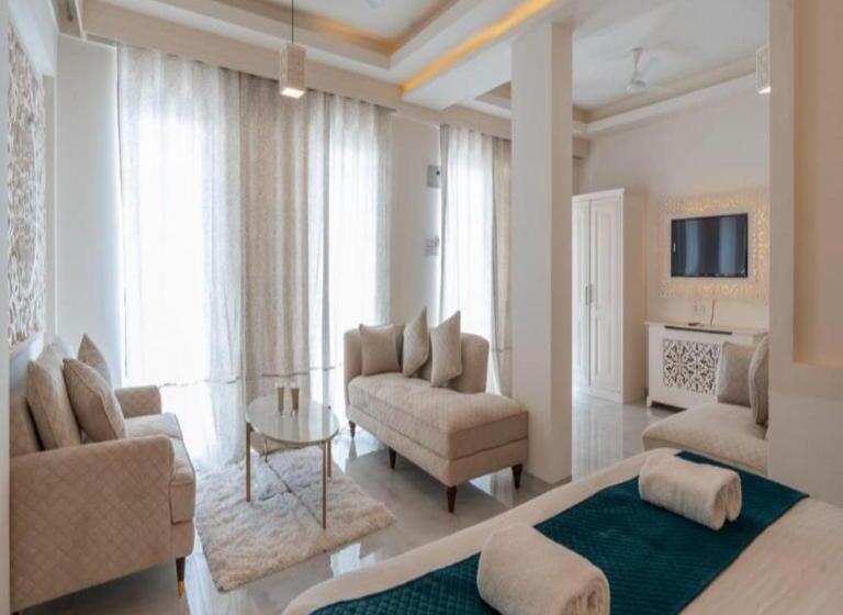 Lillywoods Zac Beach Resort, Calangute