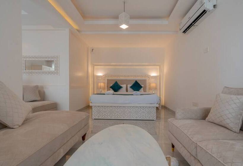 Lillywoods Zac Beach Resort, Calangute