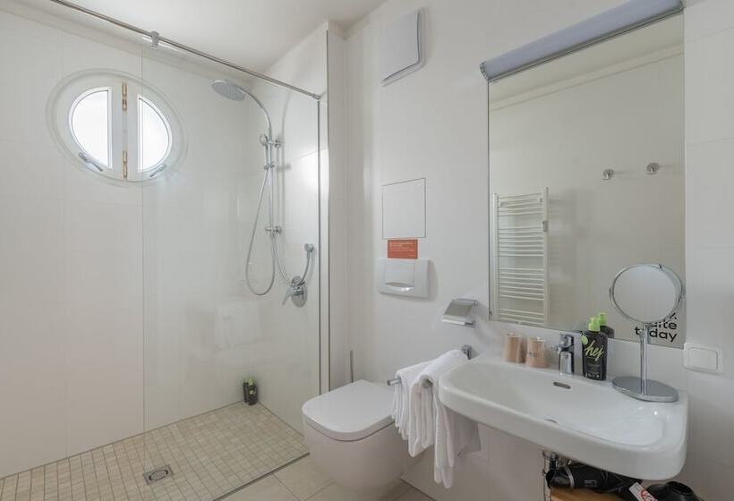 Limehome Linz Friedrichstraße