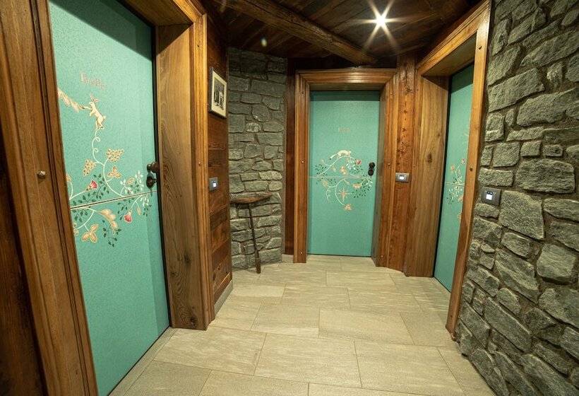 פנסיון Café Quinson Relais De Charme