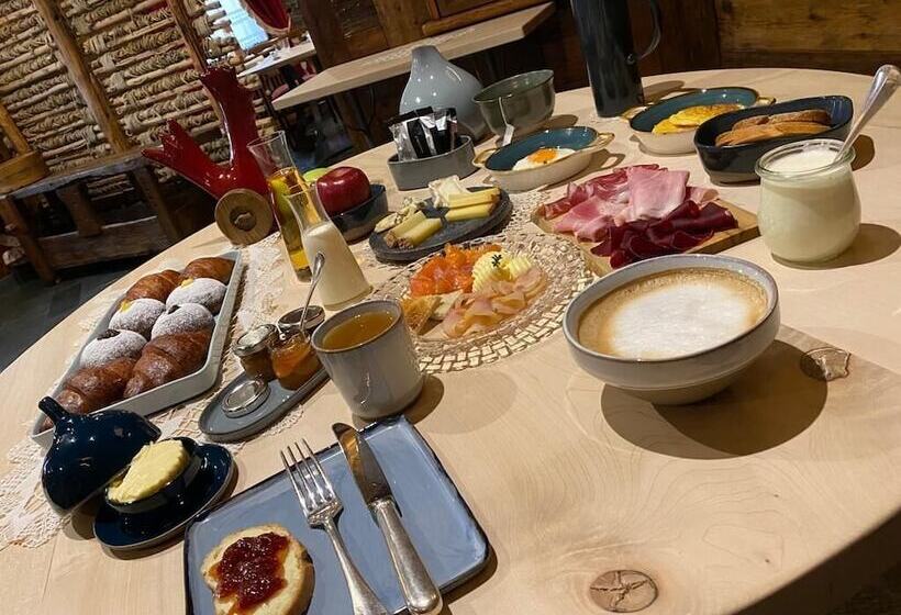 פנסיון Café Quinson Relais De Charme