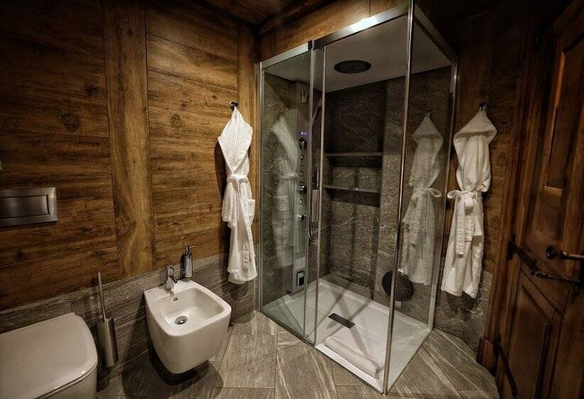 פנסיון Café Quinson Relais De Charme