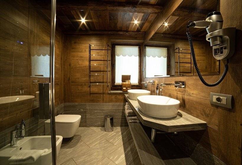 פנסיון Café Quinson Relais De Charme