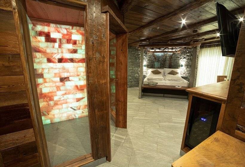 פנסיון Café Quinson Relais De Charme