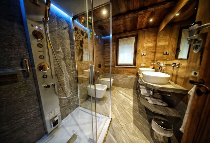 פנסיון Café Quinson Relais De Charme