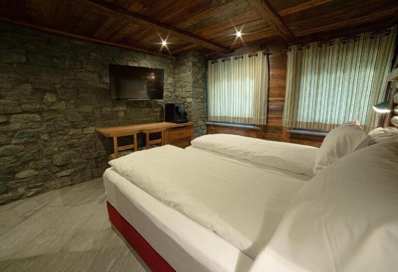 פנסיון Café Quinson Relais De Charme