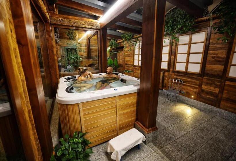 פנסיון Café Quinson Relais De Charme