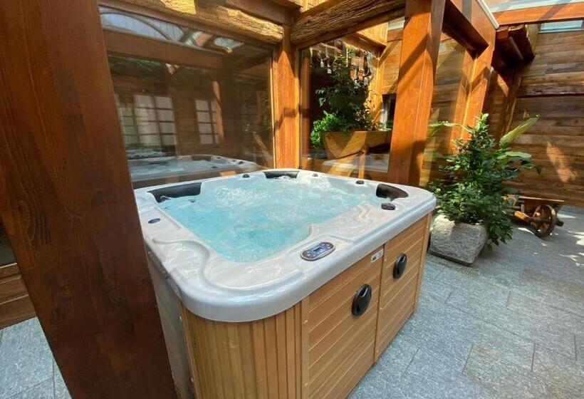 פנסיון Café Quinson Relais De Charme