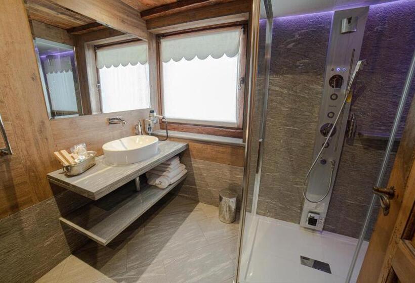 פנסיון Café Quinson Relais De Charme