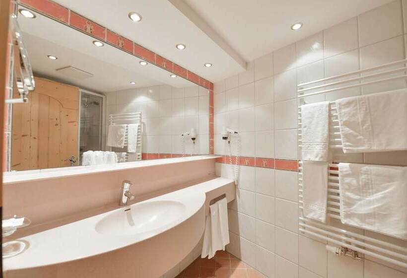 פנסיון Arlberghöhe