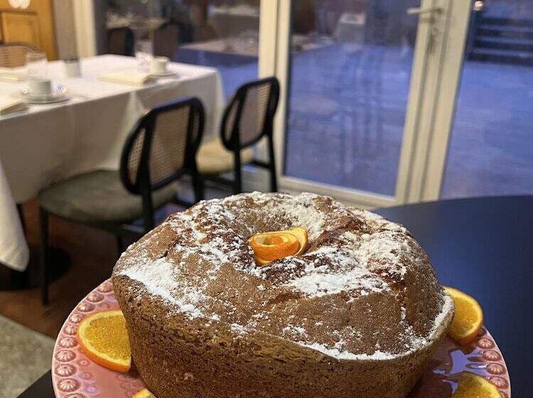 펜션 Torel Royal Court