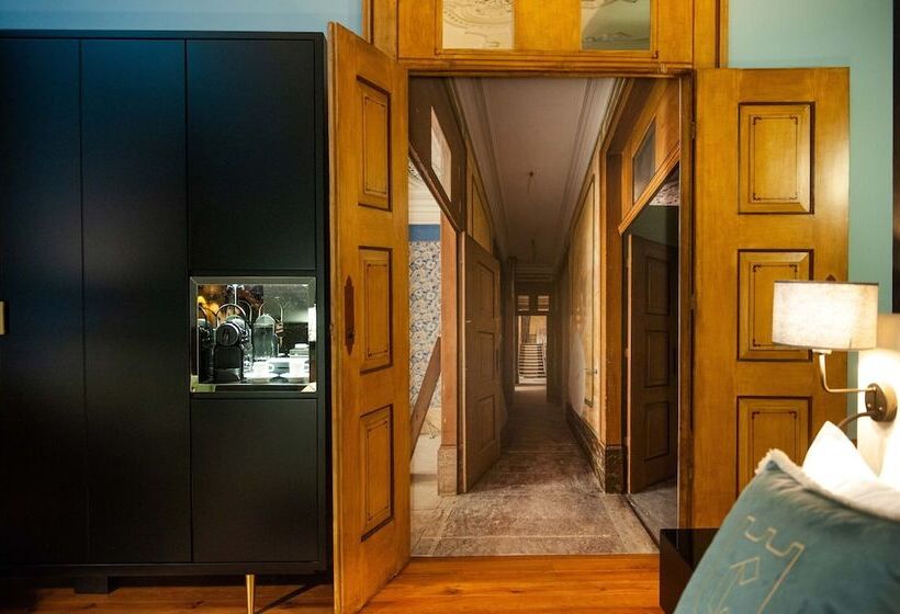 펜션 Torel Royal Court