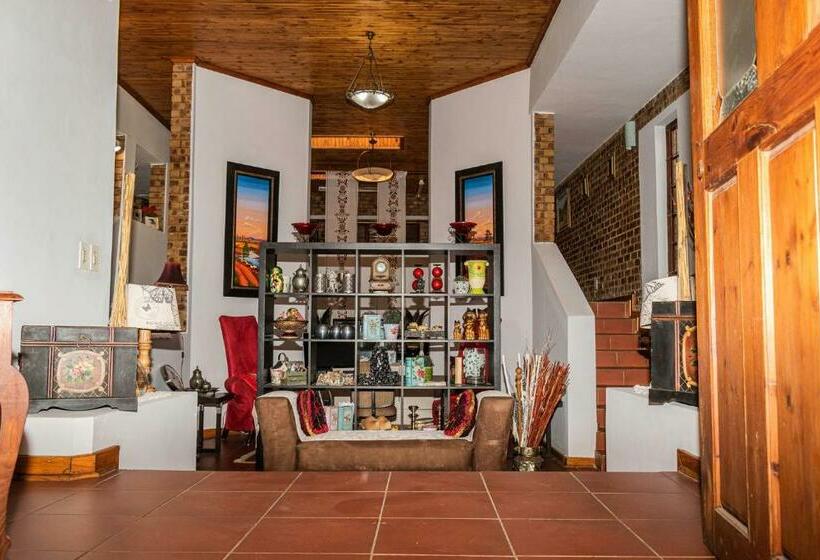 膳宿费 Mereke Manor