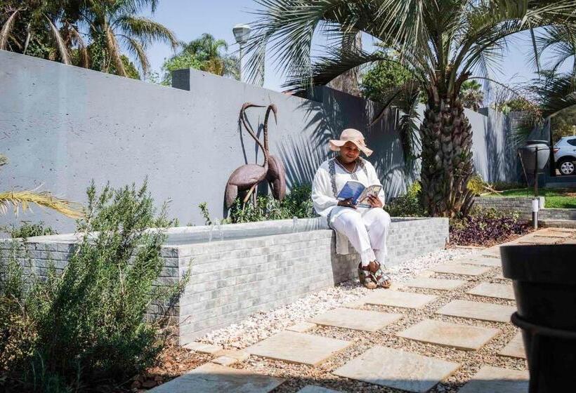 膳宿费 Mereke Manor