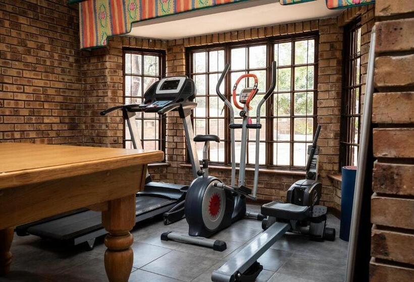 膳宿费 Mereke Manor