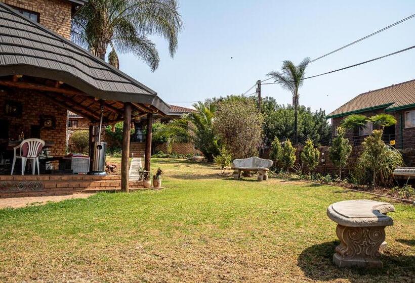 膳宿费 Mereke Manor