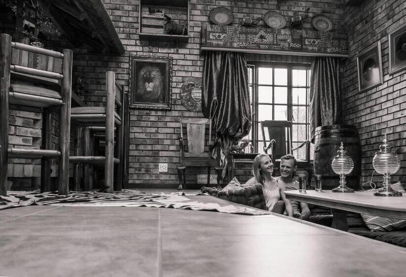 膳宿费 Mereke Manor