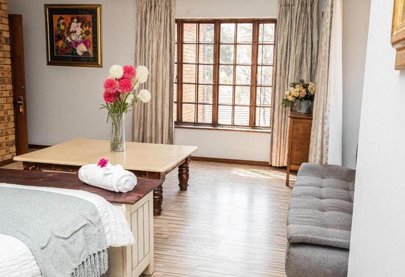 膳宿费 Mereke Manor