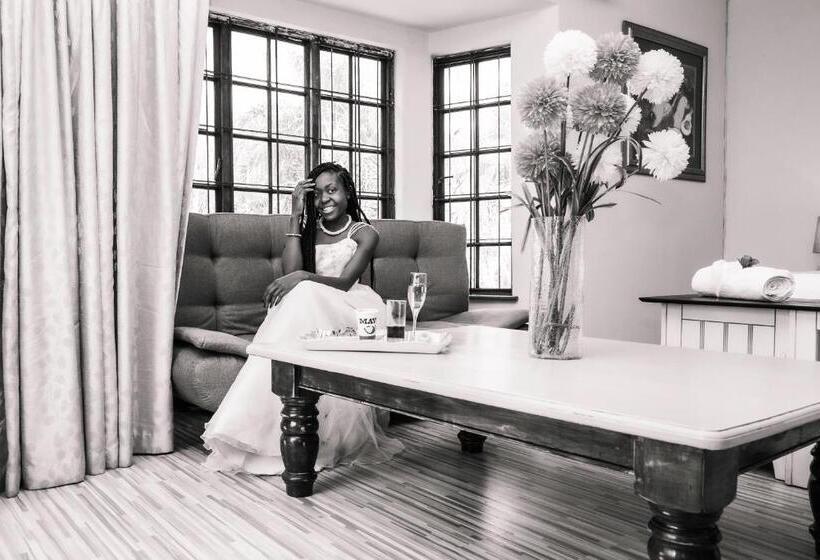 膳宿费 Mereke Manor