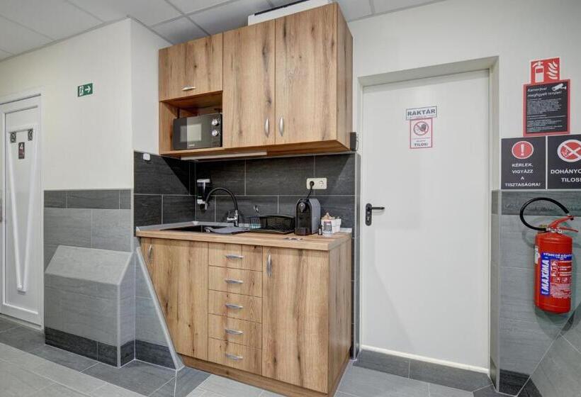 ペンション Riverside Inn Dunaparti Szuterén