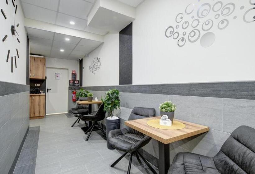 ペンション Riverside Inn Dunaparti Szuterén