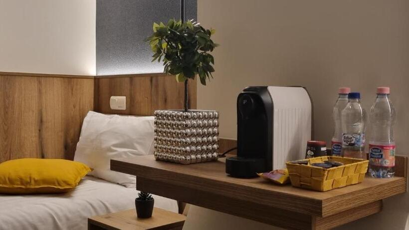 Пансион Riverside Inn Dunaparti Szuterén