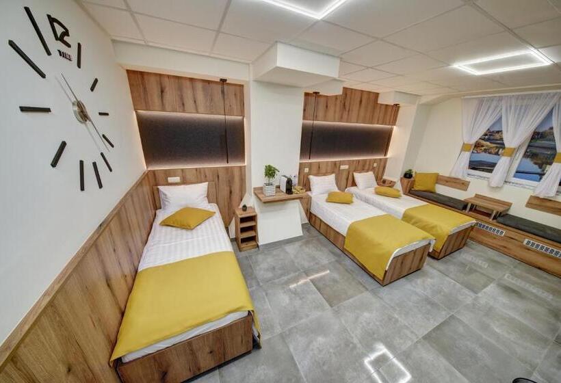 Пансион Riverside Inn Dunaparti Szuterén