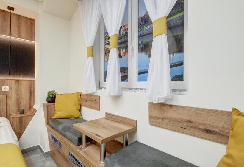 Пансион Riverside Inn Dunaparti Szuterén