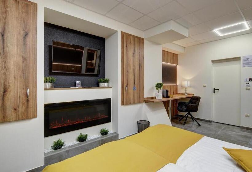 Пансион Riverside Inn Dunaparti Szuterén