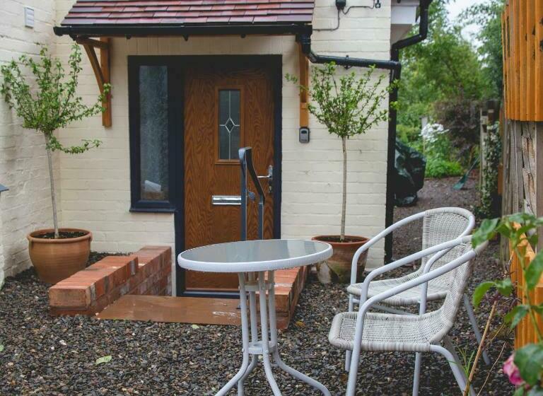 膳宿费 The Costrel