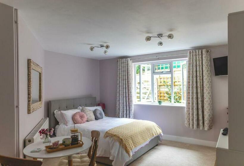 膳宿费 The Costrel