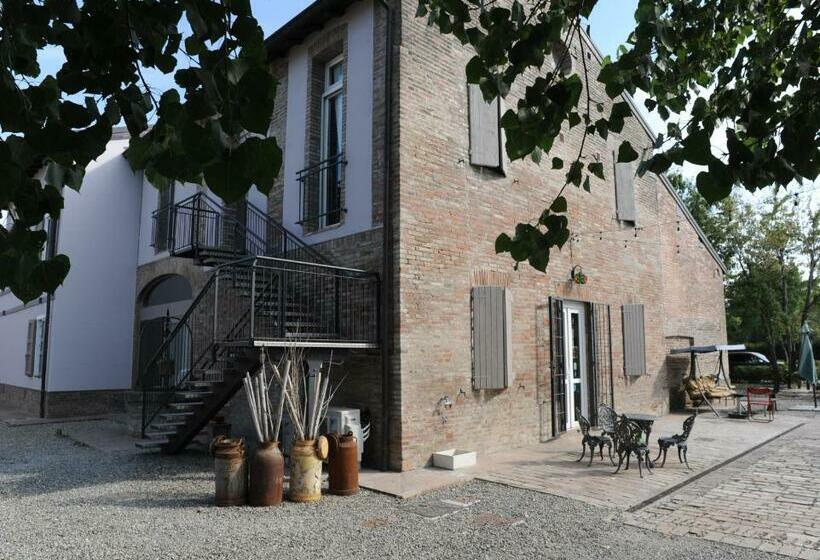 פנסיון Tlcafè Hospitality