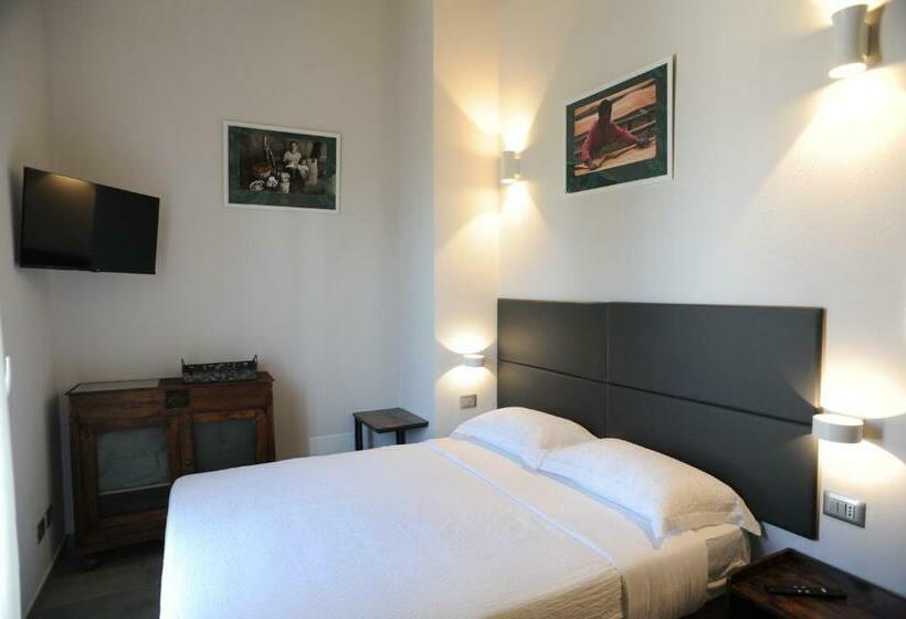 פנסיון Tlcafè Hospitality