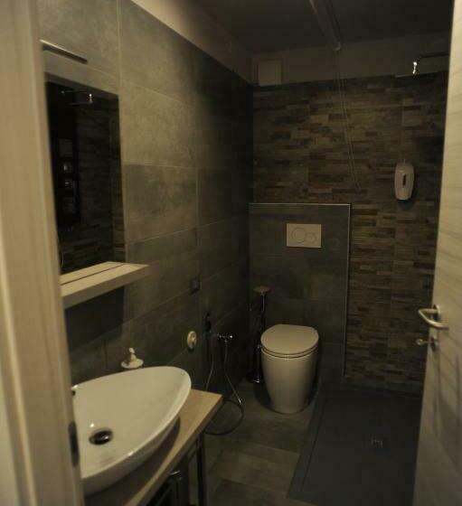 פנסיון Tlcafè Hospitality