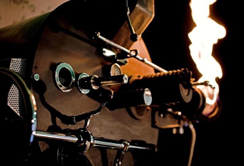 פנסיון Tlcafè Hospitality